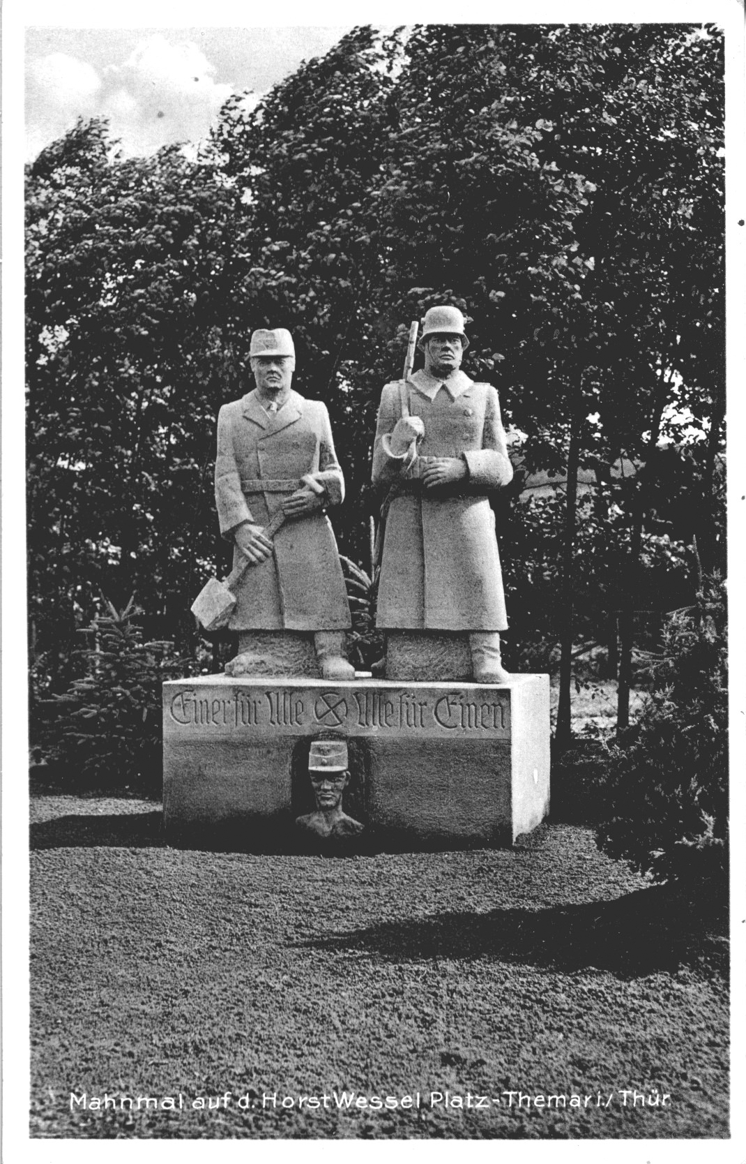 Kriegerdenkmal Horst-Wessel-Platz