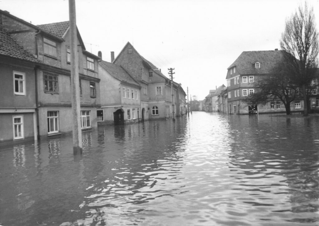 themar_feuerwehr_hochwasser_1967_0300002-2.jpg