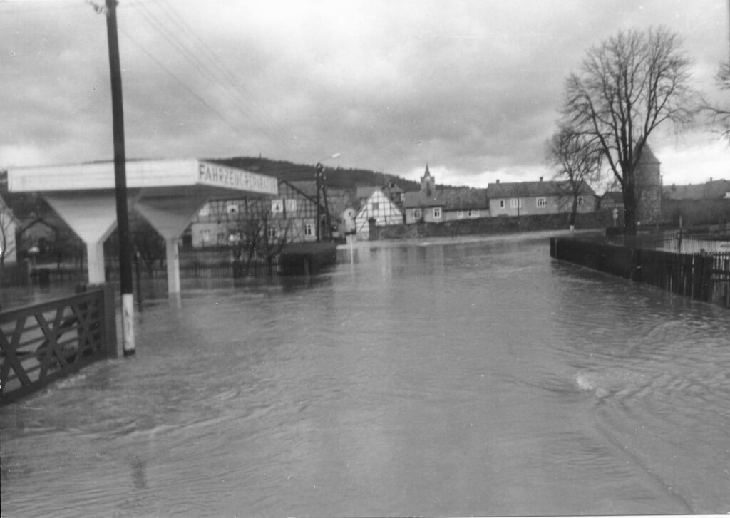 themar_feuerwehr_hochwasser_1967_0300011.jpg